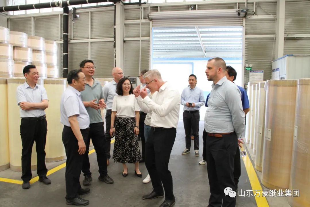 德国曼胡默尔集团供应链高层领导来龙德九游网页版登录入口-九游（中国）交流考察